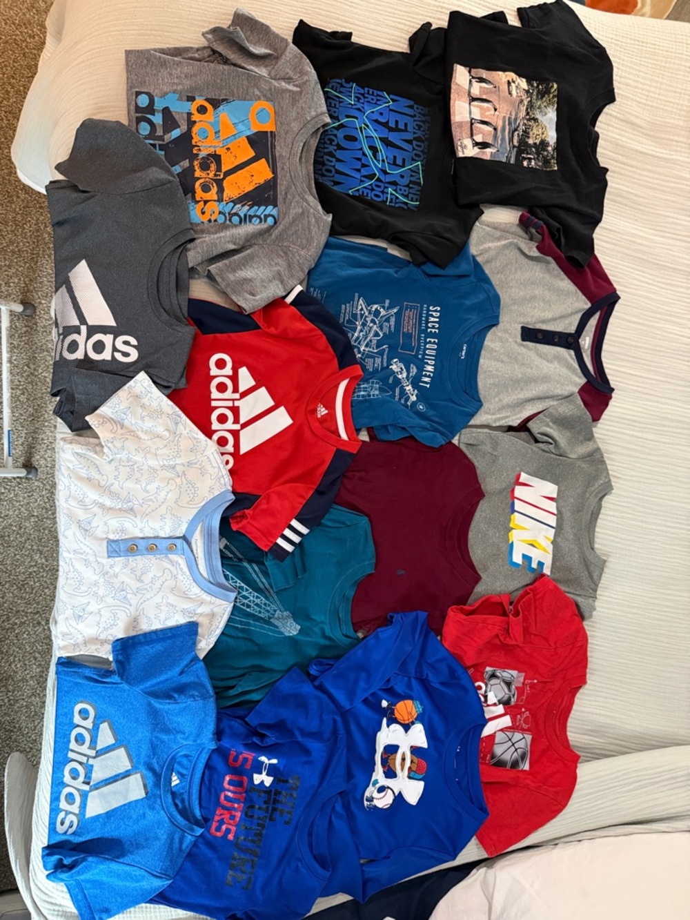 15-item bits  Multi-Color Short (and long) Sleeve Tee Lot - size 5.